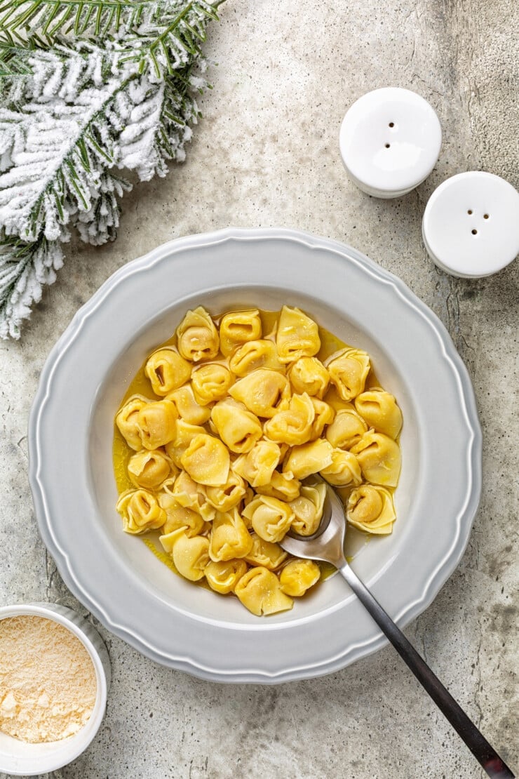 Tortellini in brodo