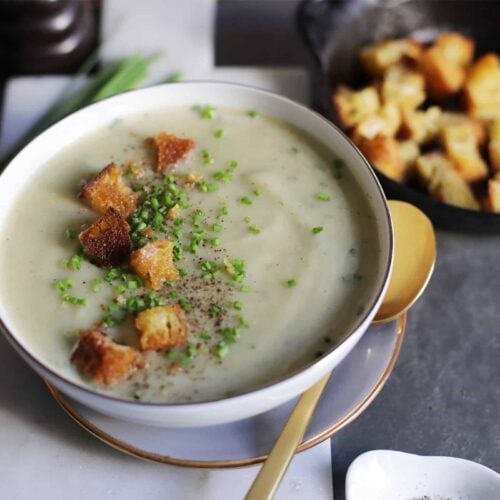 {Soupe Poireaux Et Pommes De Terre} Classic Potato Leek Soup Recipe