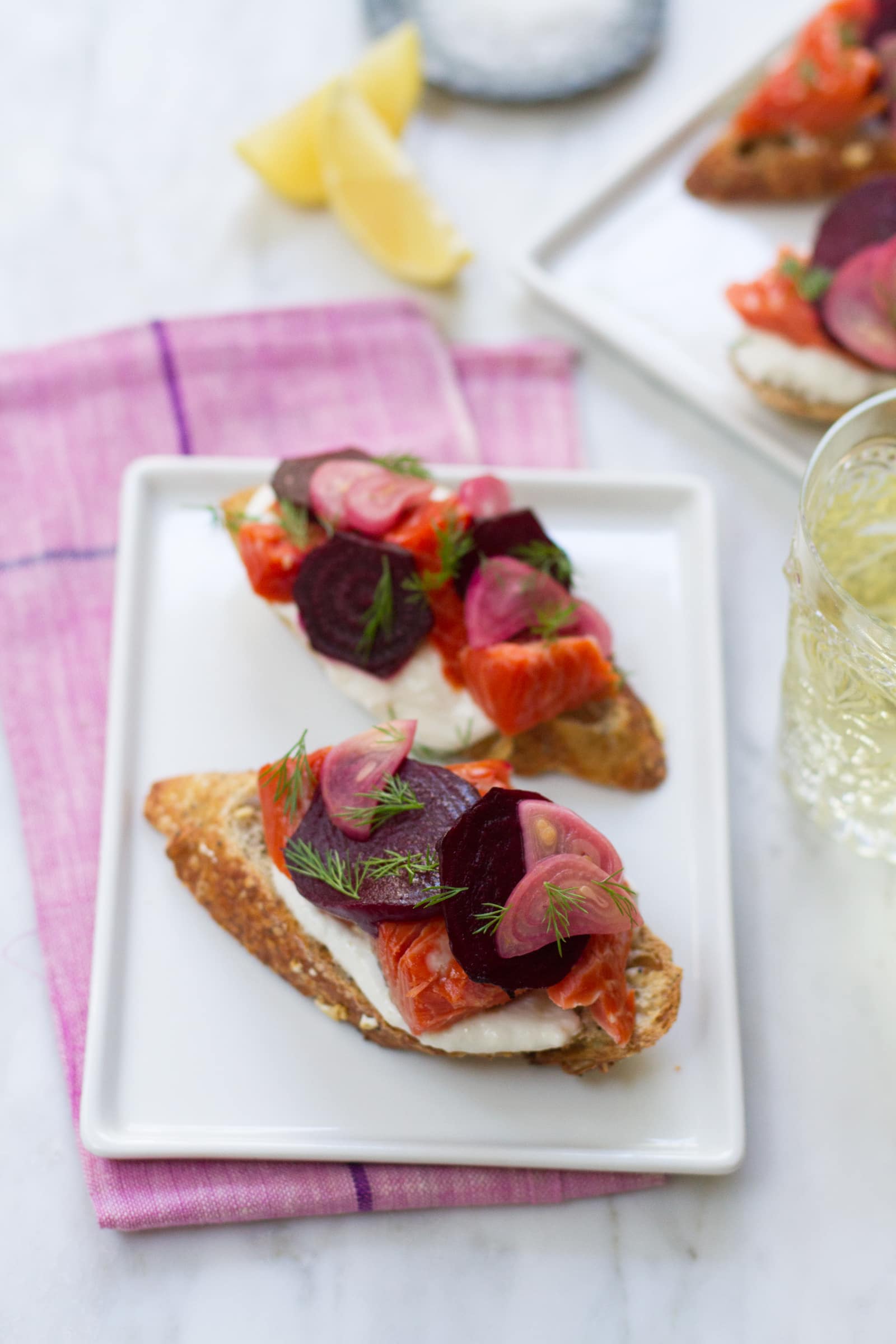 20 Healthy Recipes - Smoked Salmon Breakfast Toast @saltandwind